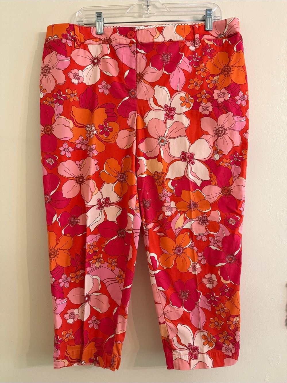 NWOT-Talbots Floral Capris in Pink, Orange and Red Size 16P - Picture 4 of 12